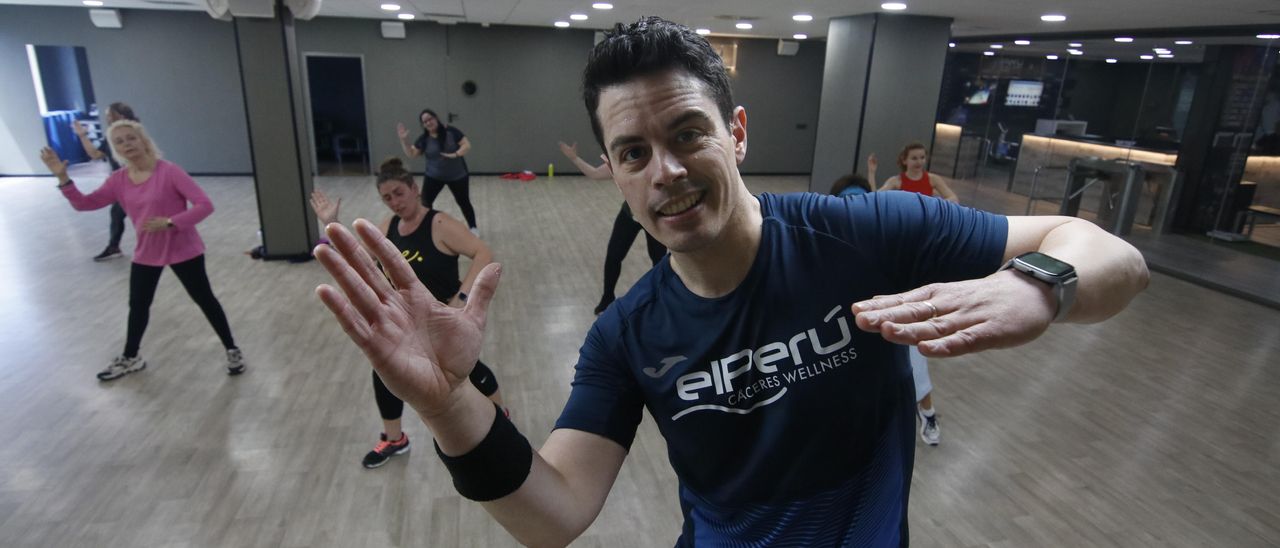 CACERES. SAMUEL CARRASCO MONITOR DE GINMASIO FITNESS EN EL PERU CACERES WELLNESS
