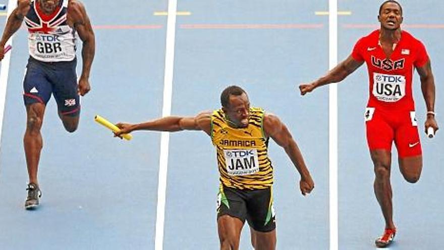 Bolt gana su octavo oro y se lleva el triplete