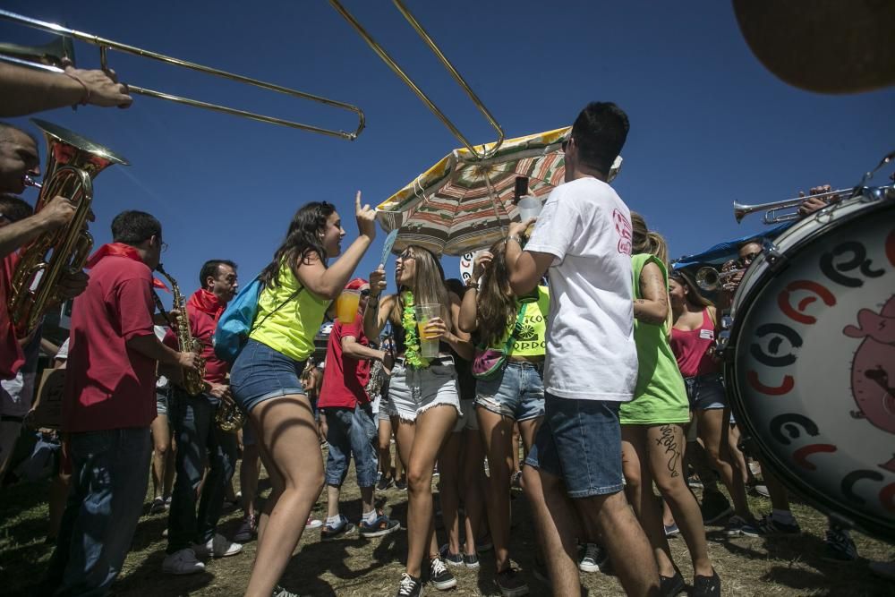 El Xiringüelu llena Pravia con miles de romeros