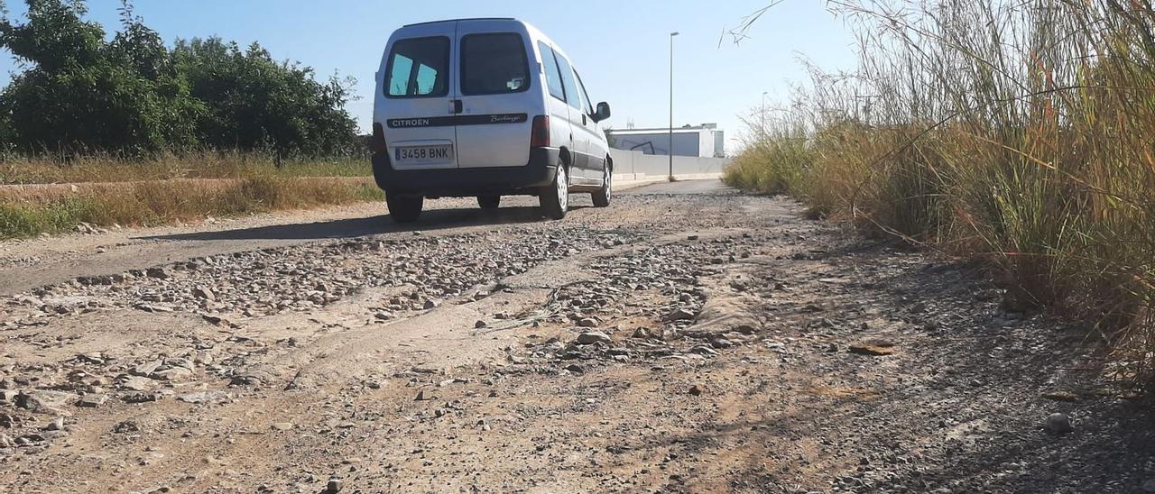 El camino Torrehermosa es uno de los que registra un mayor deterioro.