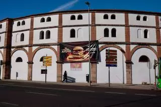 Fotogalería | Hamburguesas en la plaza de toros