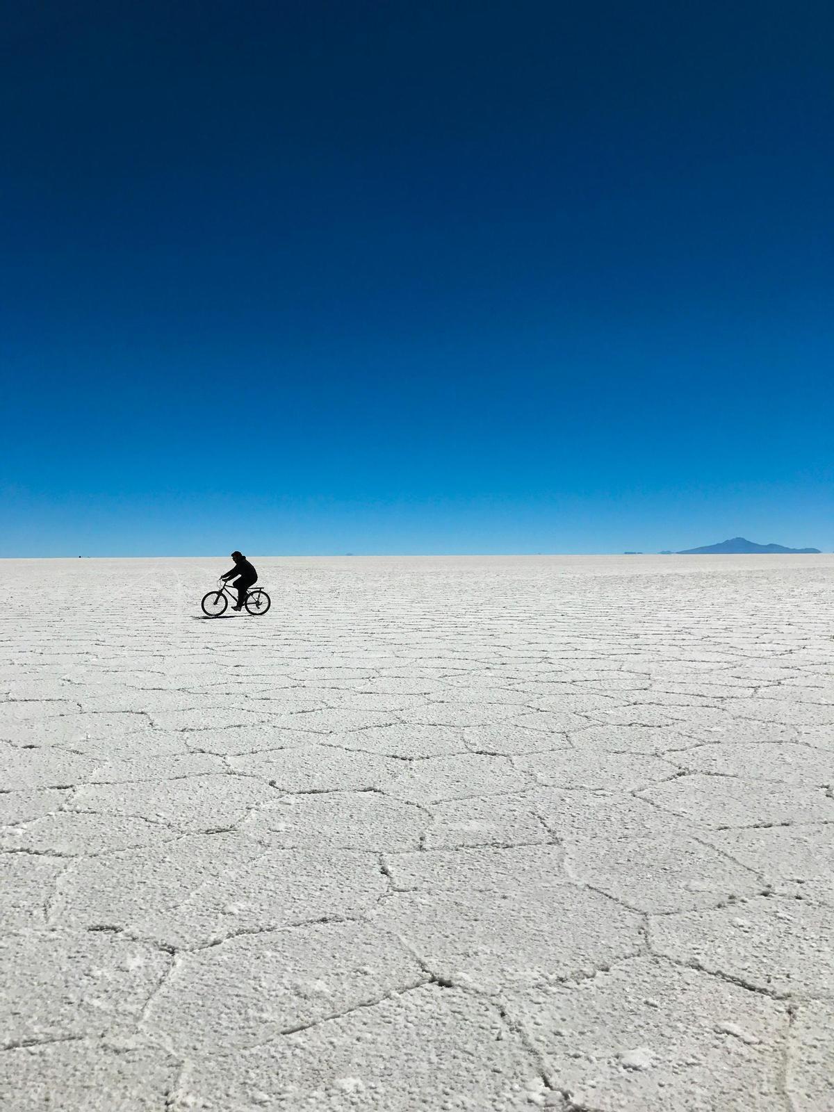 El salar de Uyuni es el paisaje más característico de Bolivia