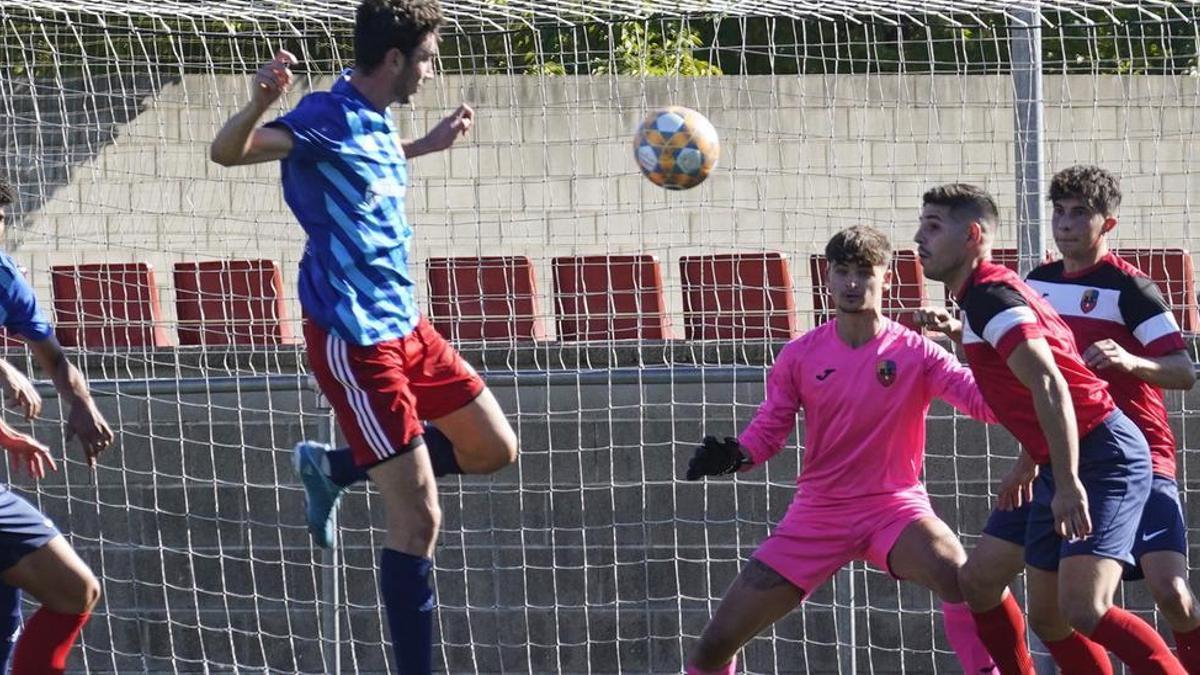 Una acció d’un partit del Can Gibert de Primera Catalana.