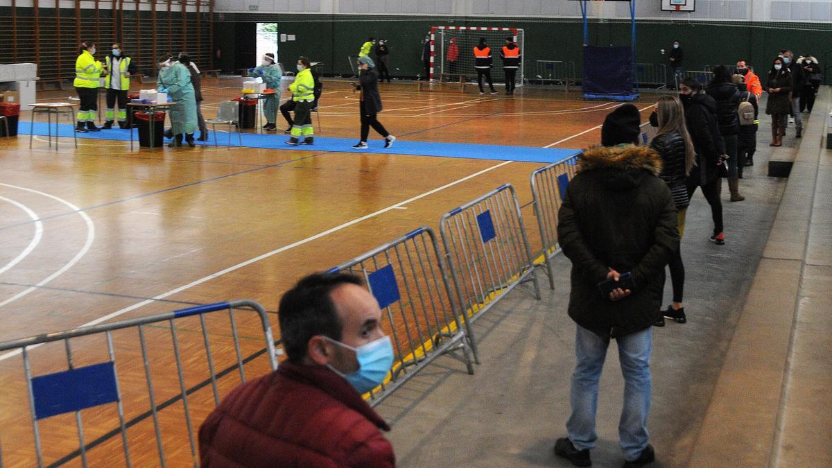 Cribado realizado el pasado sábado en el pabellón de Rodeira, en Cangas.