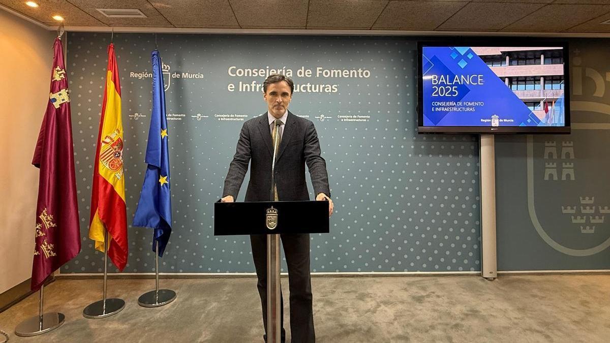 El consejero de Fomento e Infraestructuras, Jorge García Montoro, este viernes durante el balance de actuaciones de su Consejería durante este año.