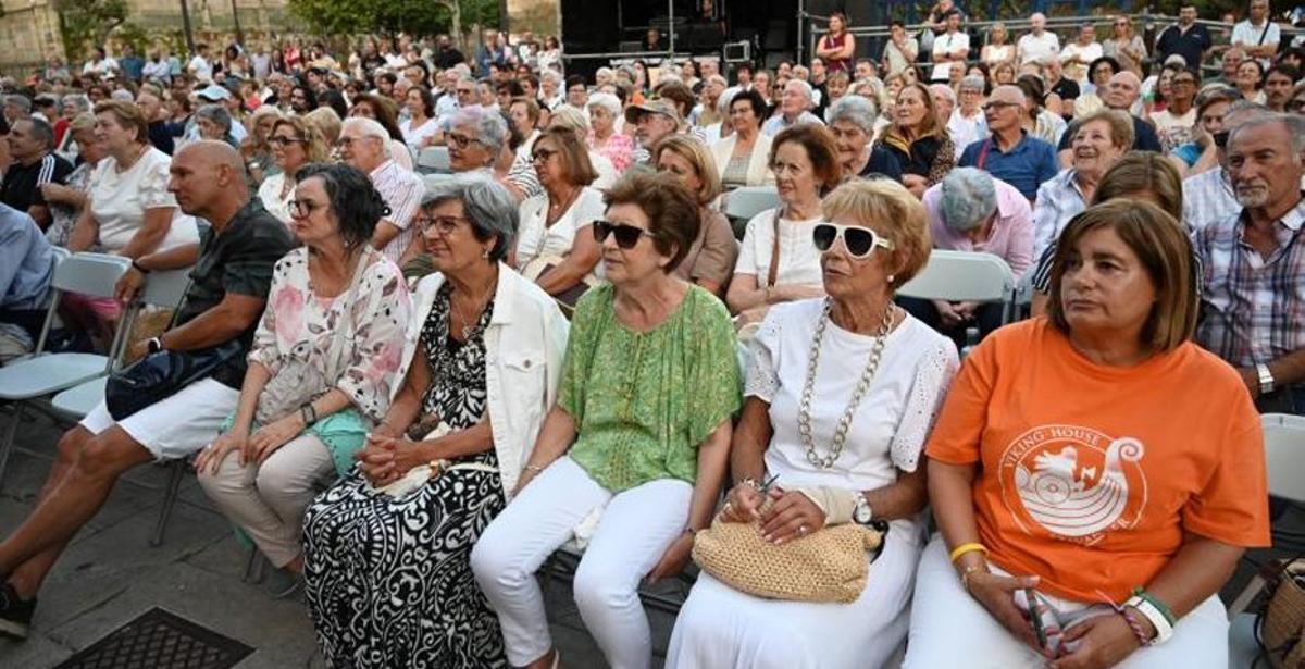 Público que asistió al espectáculo de A Ferrería. | RAFA VÁZQUEZ
