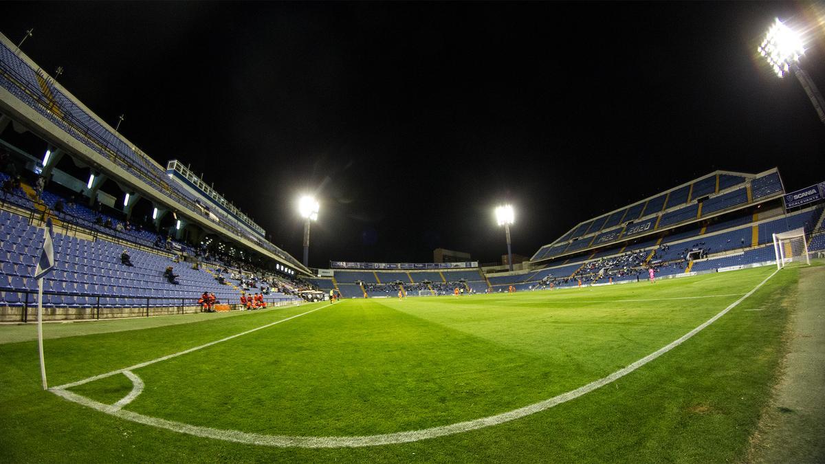 Imagen del Rico Pérez en el partido del 25 de octubre ante el Atzeneta, para el que Sanidad autorizó la entrada de 1.000 espectadores.