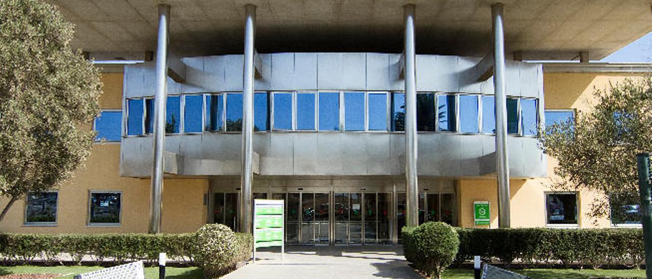 Entrada principal del Hospital San Roque Maspalomas.