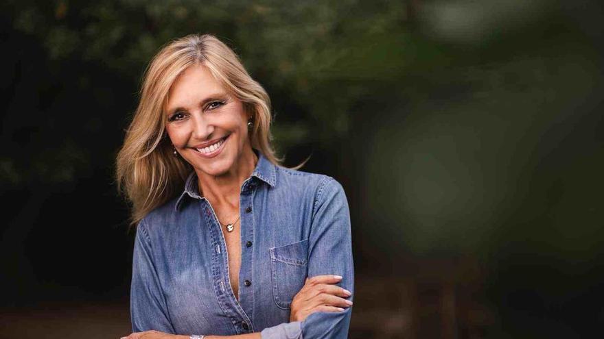 Marta Robles, periodista y escritora: "Cuando asoma un supremacismo, siempre hay un paso atrás para las mujeres"