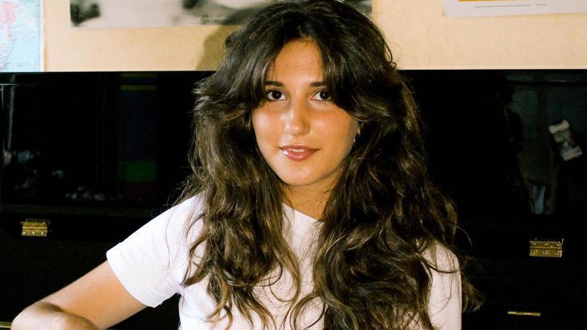 Lina de Sol con su guitarra