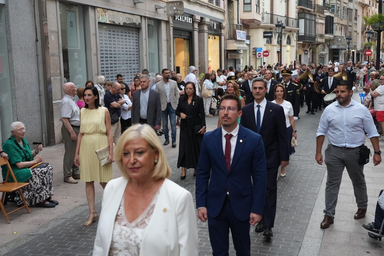 Castelló recibe con honores al Santísimo en la procesión del Corpus Christi