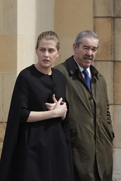 Funeral por Ichu Salazar-Simpson Bosh en la iglesia de San Pedro de Gijón