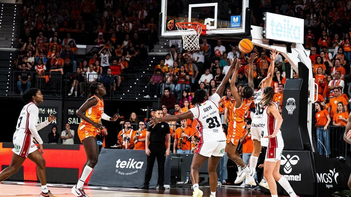 Vídeo | Así ha sido la canasta final que arrebata al Casademont Zaragoza el sueño de ser campeón de Liga