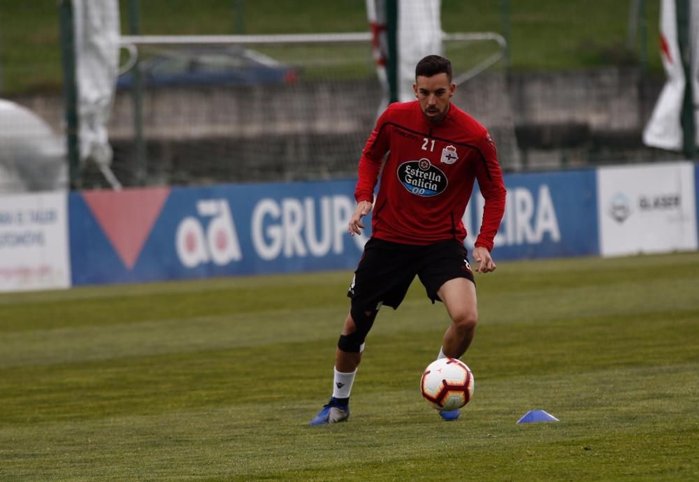 También los fabrilistas Montiel, Pedro López y Abeledo se entrenan con el primer equipo. La sesión en Abegondo contó con la presencia de los Riazor Blues.