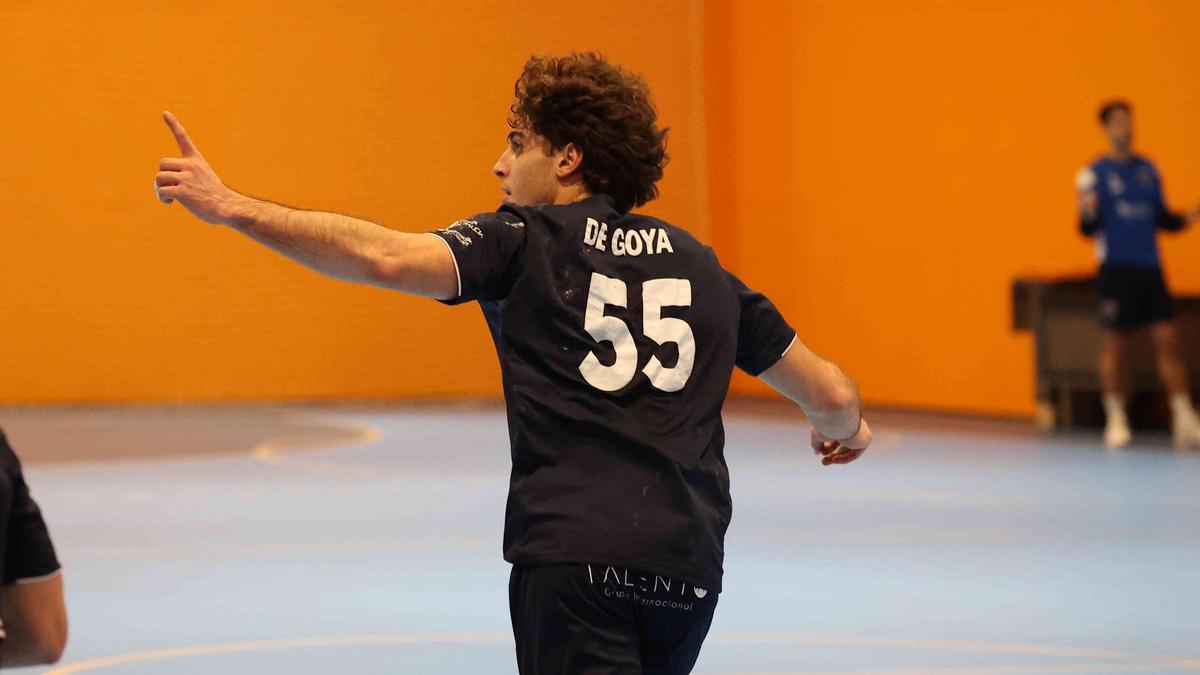 Luisma de Goya celebra un gol del OAR.