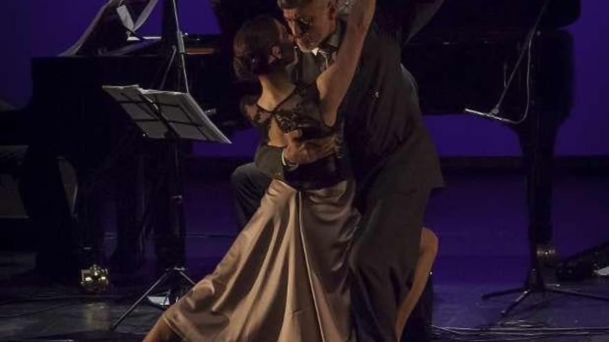 Los bailarines María Antonieta Tuozzo y Ezequiel Herrera.