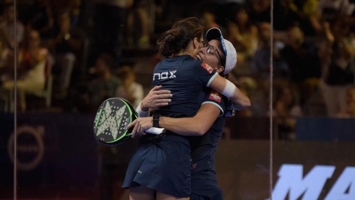 Lucía y Gemma celebran el título en Granada