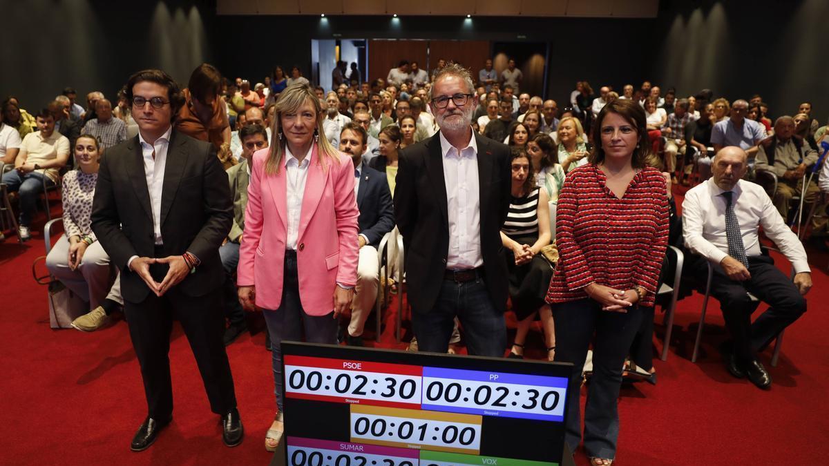 José María Figaredo (Vox), Esther Llamazares (PP), Rafael Cofiño (Sumar) y Adriana Lastra (PSOE) antes del debate en el Club Prensa