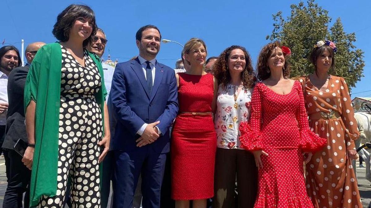 Alberto Garzón, Yolanda Díaz, Inmaculada Nieto, Esperanza García y Martina Velarde.