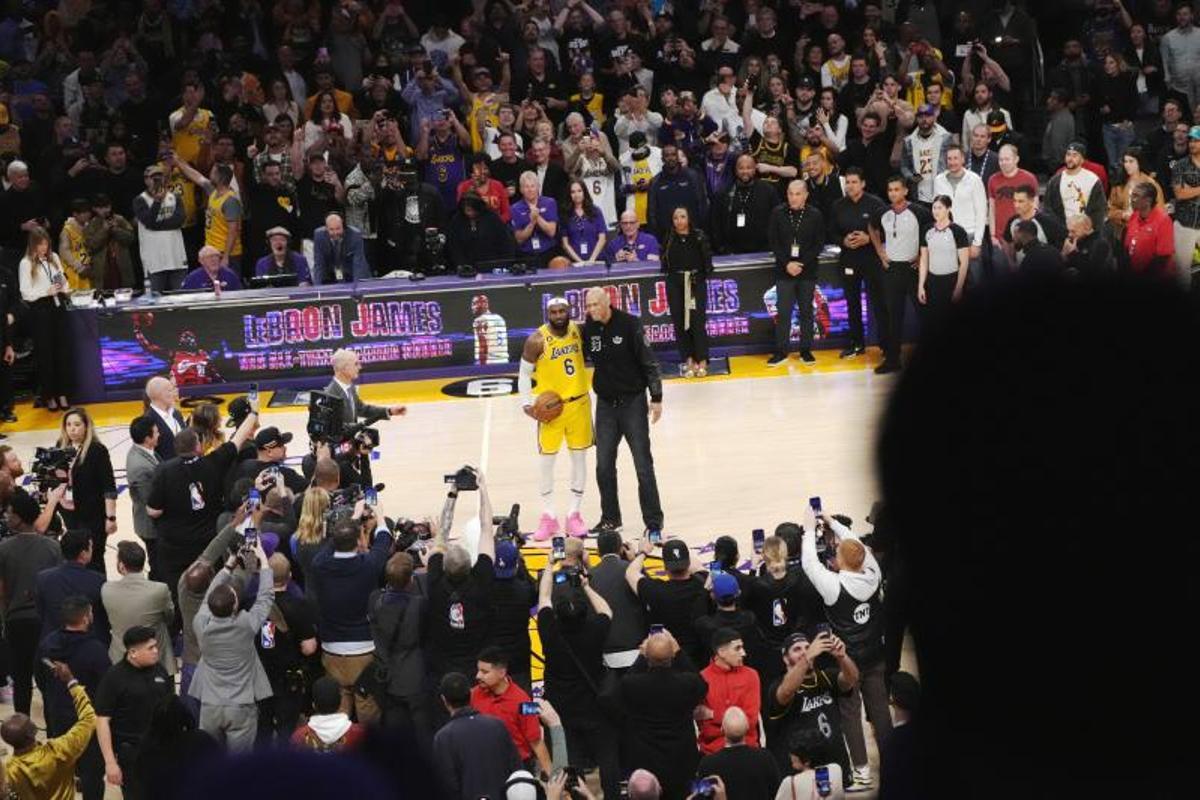 Las mejores imágenes de la noche histórica de LeBron James