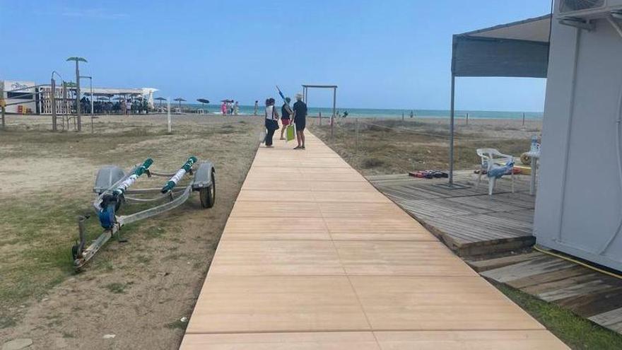 Almassora mejora la accesibilidad en la playa Benafelí