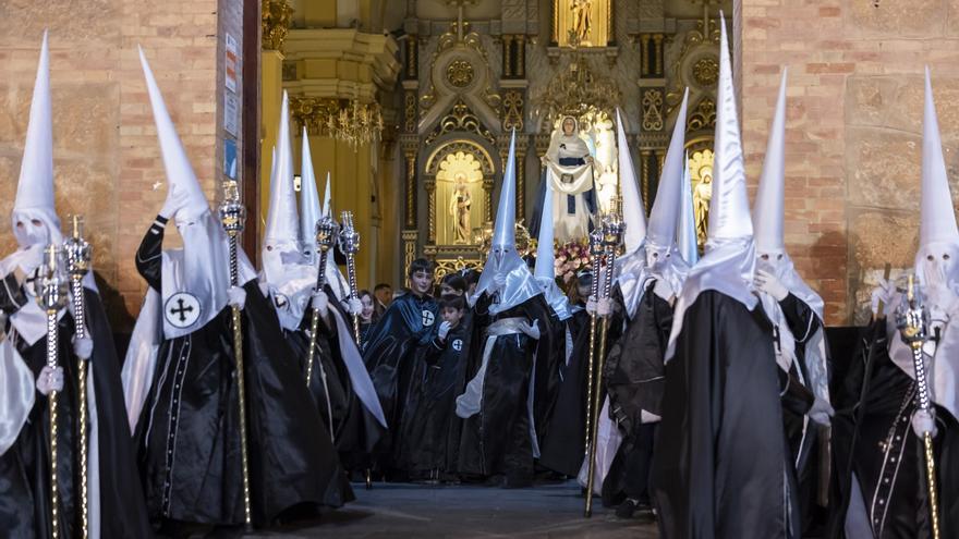 Encuentro de la Vía Dolorosa en Torrevieja del Miércoles Santo con la presencia del obispo José Ignacio Munilla