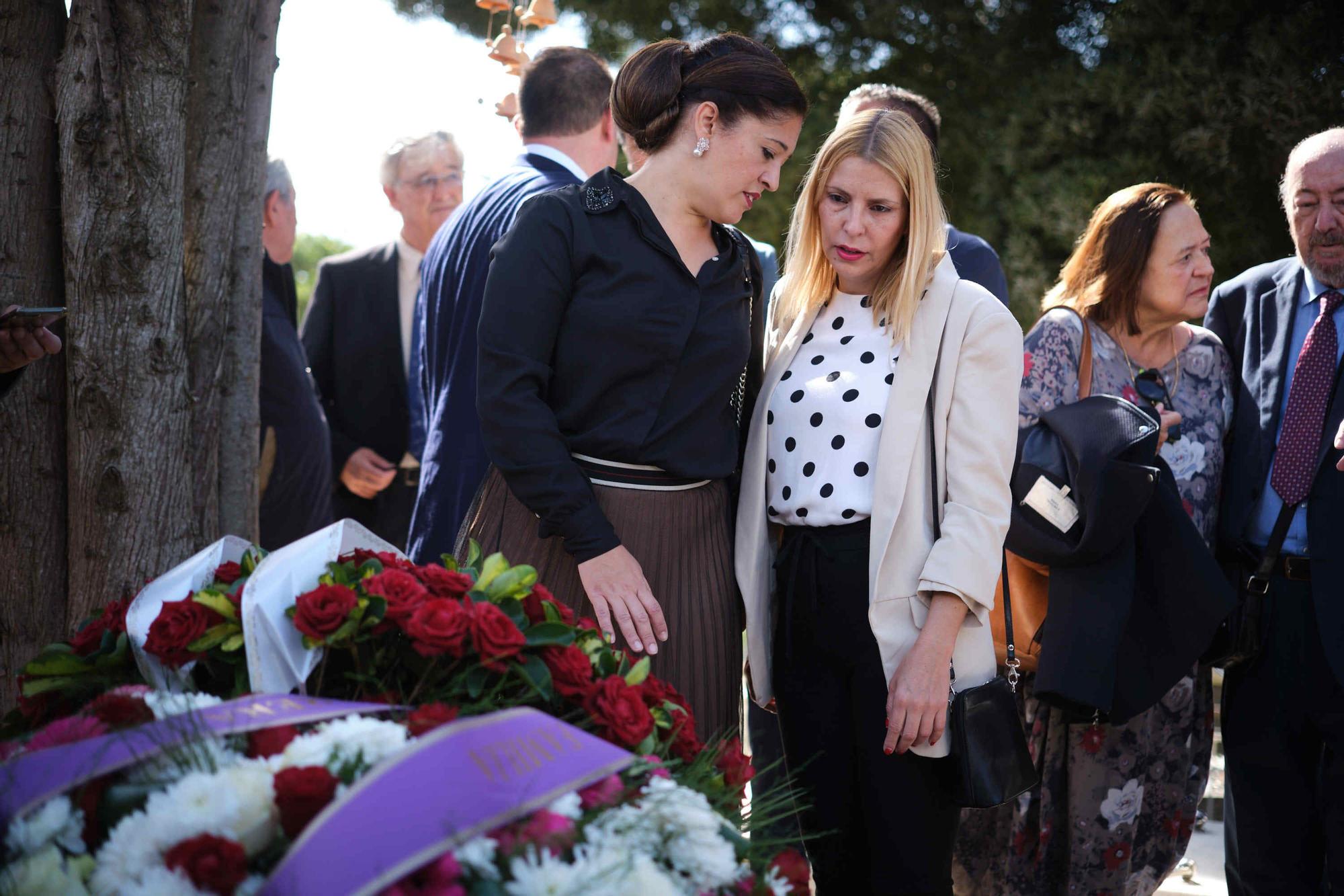 Entierro de los restos recuperados del físico Blas Cabrera Felipe en el cementerio de San Luis, La Laguna