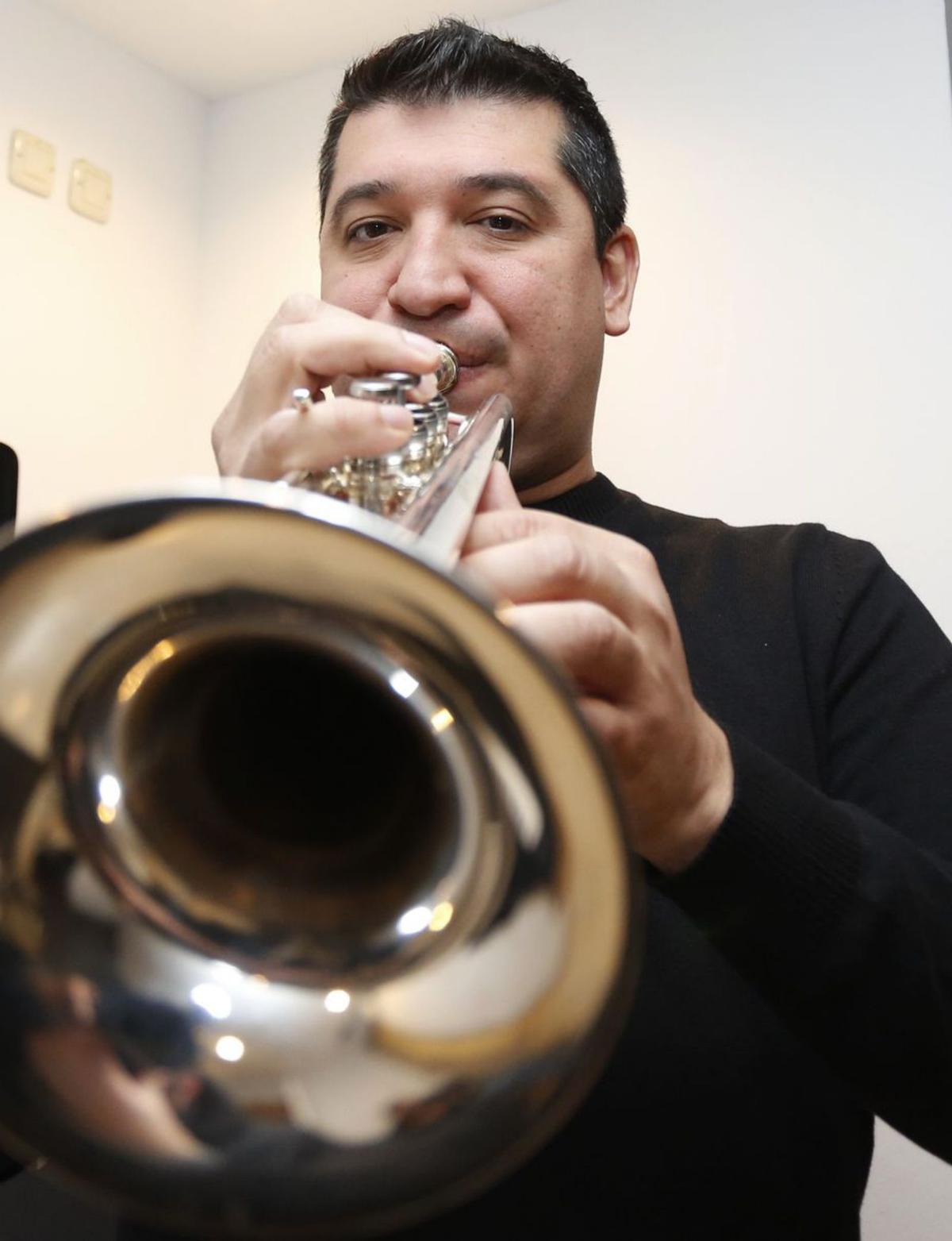 Pacho Flores, en su camerino, en el Palacio de la Ópera.   | // IAGO LÓPEZ