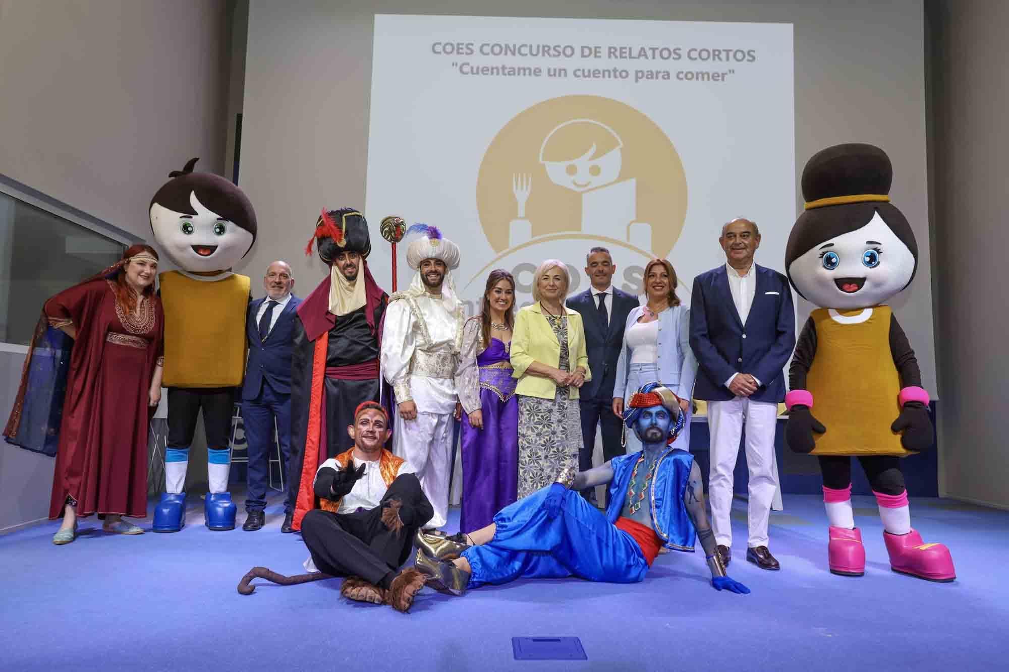 Entrega de premios del concurso infantil de relatos cortos "Cuéntame un cuento para comer" en el Club INFORMACIÓN organizado por COES