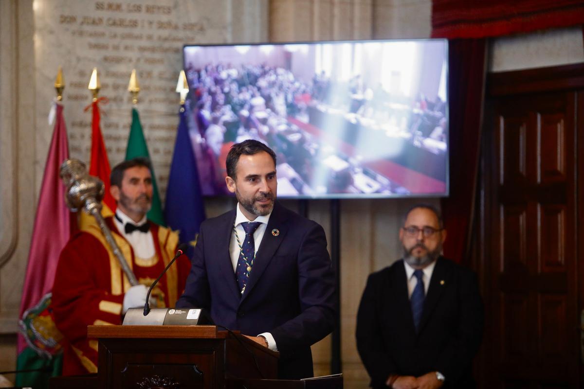 La toma de posesión de Francisco de la Torre como alcalde de Málaga, en imágenes