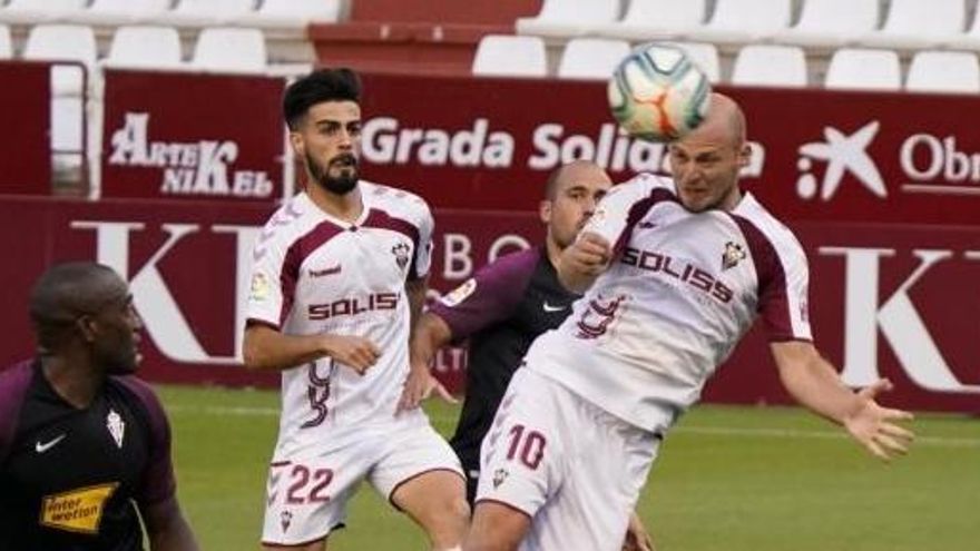 El tanto de Zozulya le dio un punto al Albacete, que suma 46.