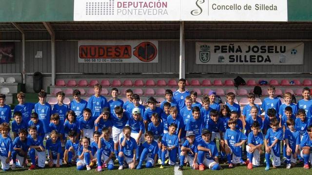 Comienza en Silleda la séptima edición del DéporCampus con 75 niños y niñas | BERNABÉ/JAVIER LALÍN