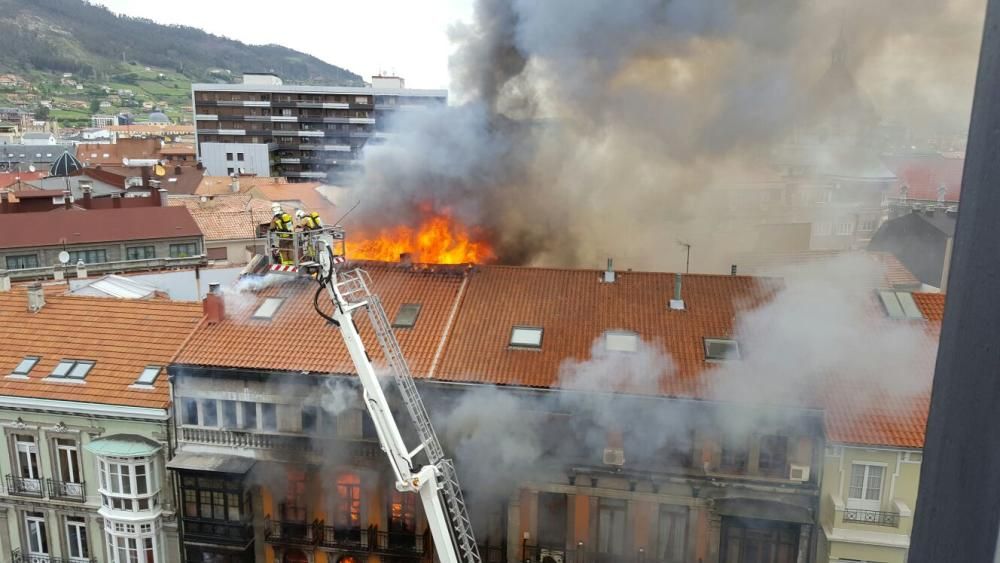 Incendio en la calle Uría de Oviedo