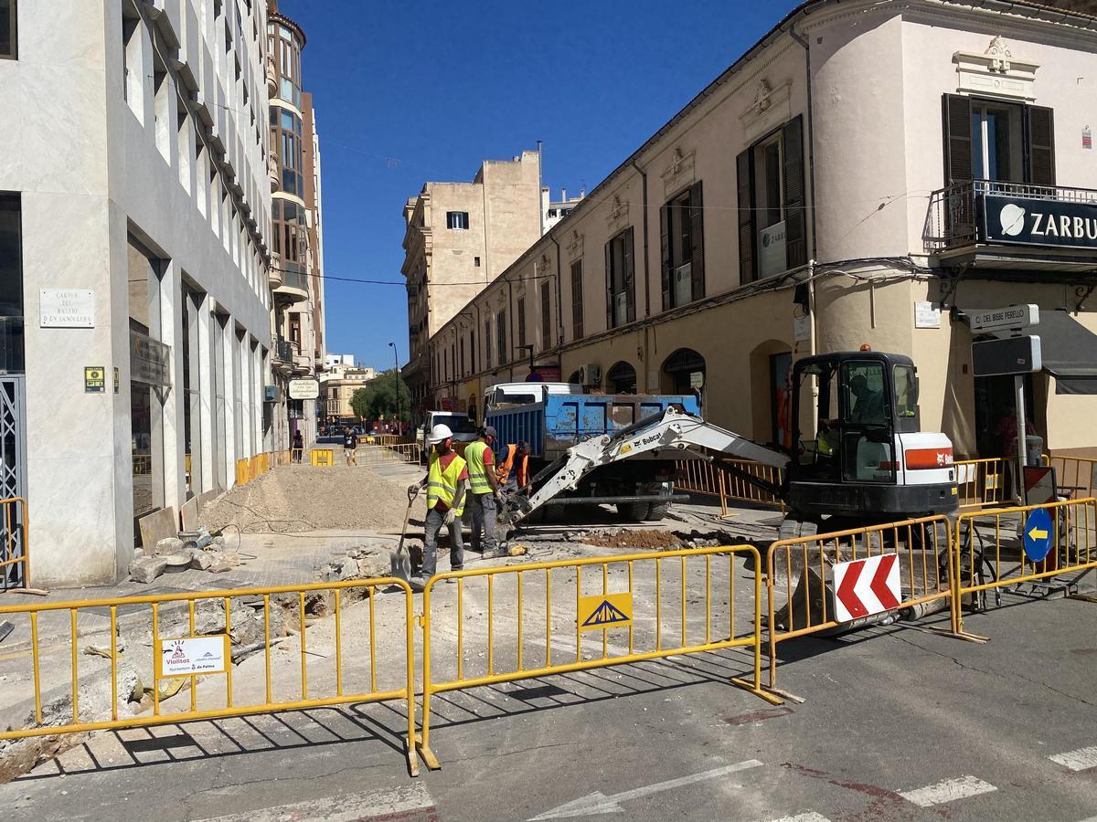 FOTOS:Las obras en Bisbe Perelló se extieden a la plaza Comtat del Rosselló