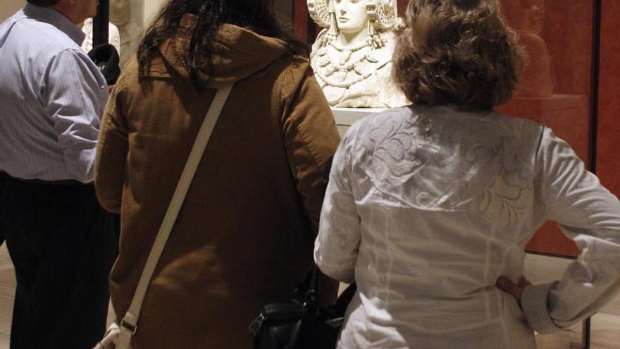 La Dama de Elche, en su vitrina del Museo Arqueológico de Madrid