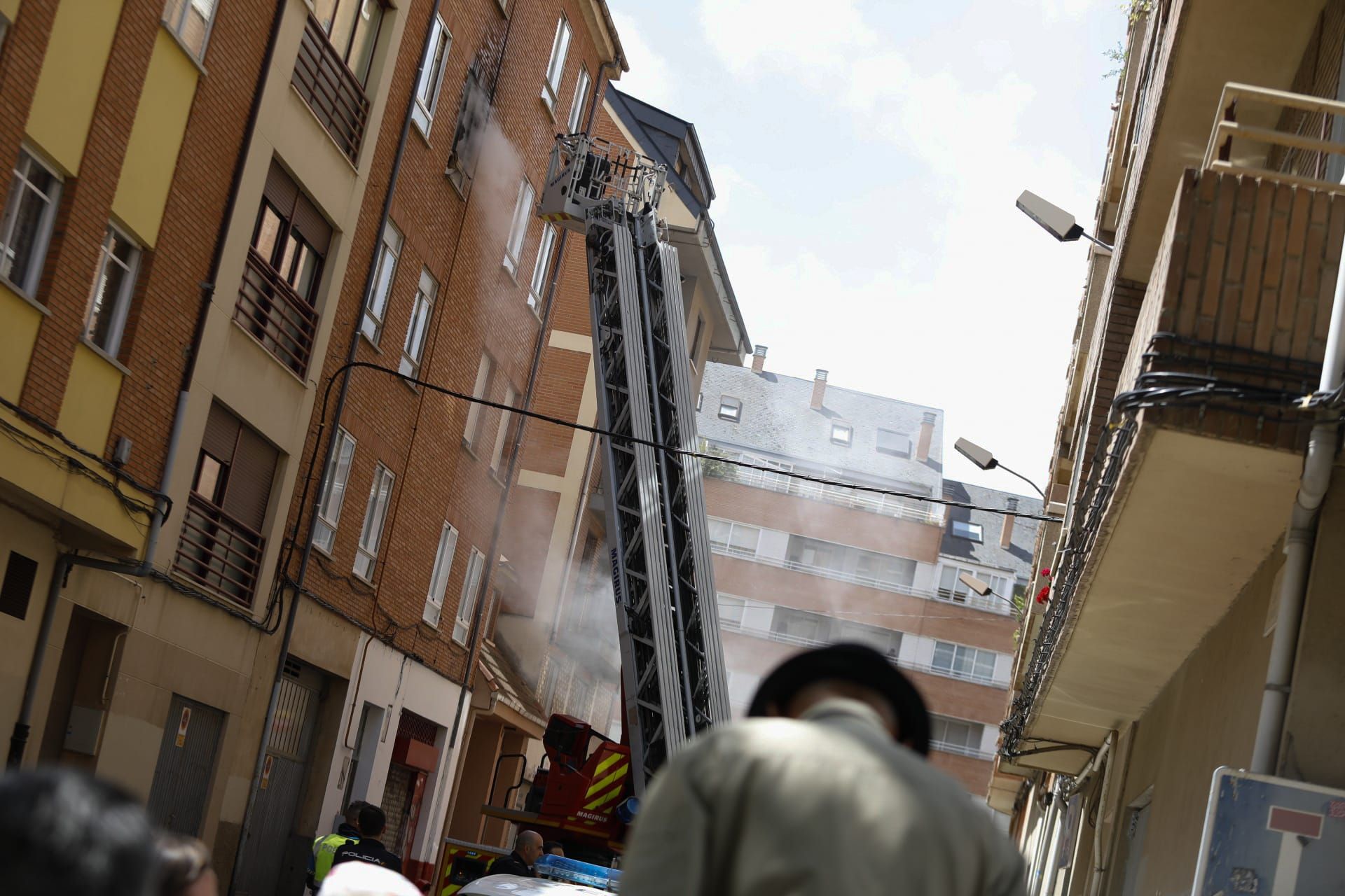 Bomberos y Policía de Zamora intervienen en un incendio