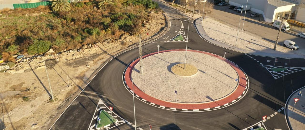 Nueva rotonda en la intersección con el camino de Redován