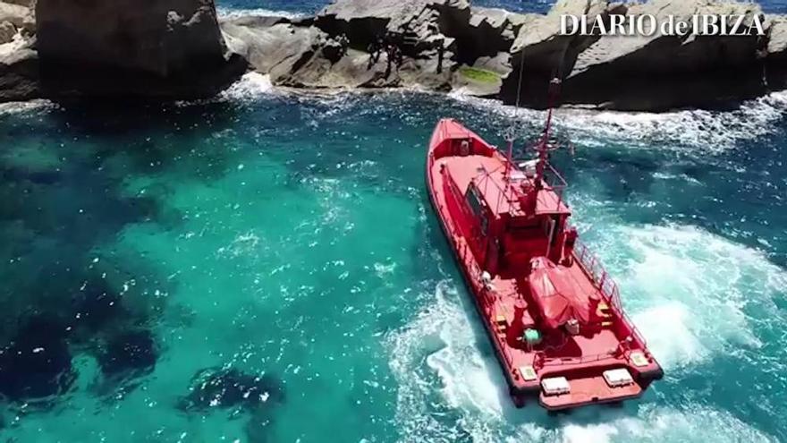 Rescatada por mar una turista que ha sufrido un accidente en la costa de Ibiza