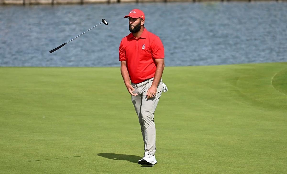 Rahm se lamenta de un putt fallado durante su última vuelta, con un juego que le acabó costando la medalla