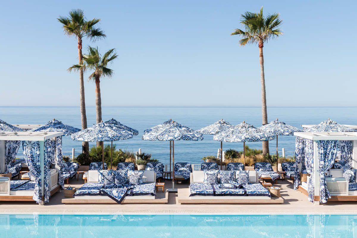 Dolce&amp;Gabbana regresa al renombrado club de playa La Cabane en Marbella.