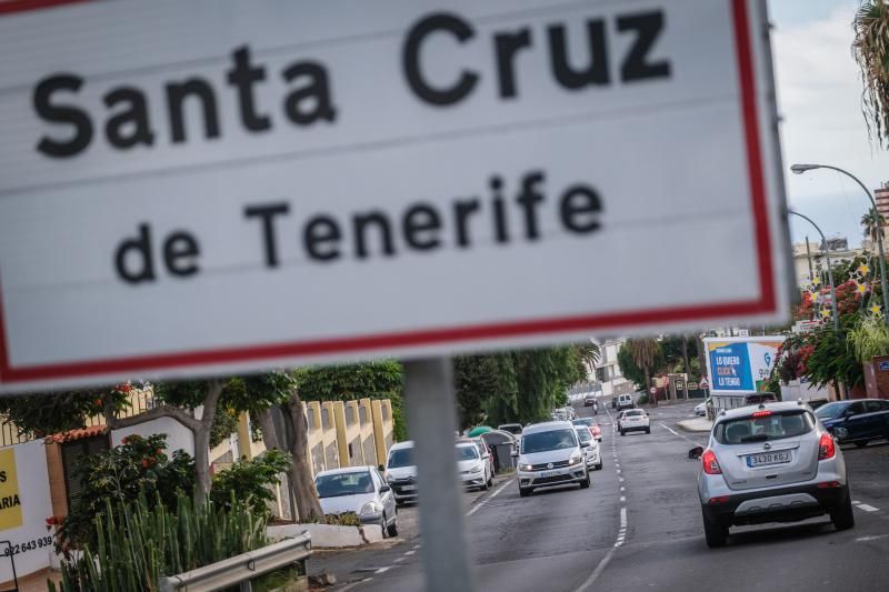 Un vecino denuncia el estado de abandono de la carretera Santa Cruz - La Laguna