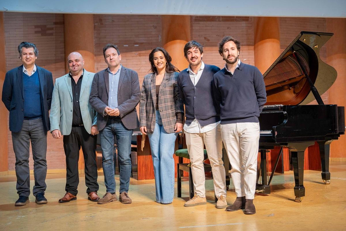 Presentación del proyecto musical ‘Ibérica’, que une el patrimonio de Mérida y Priego de Córdoba, junto a los músicos y responsables culturales participantes.