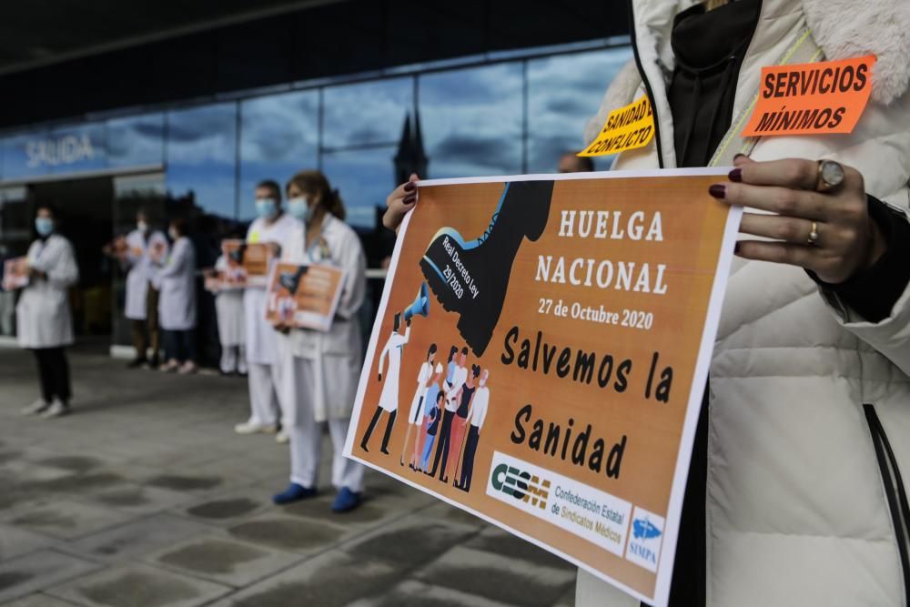 Huelga de médicos en el HUCA