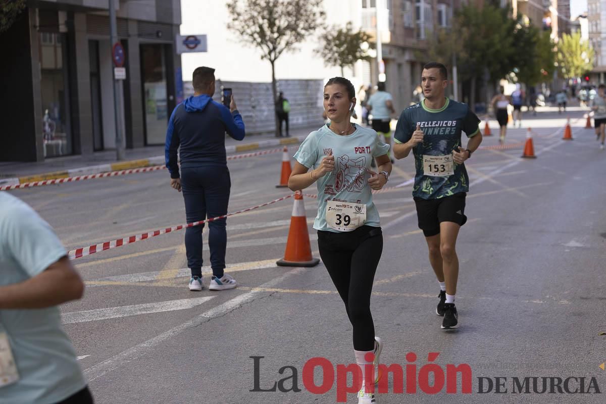 Carrera '10K Assota por ti' en Caravaca (salida y giro primera vuelta)