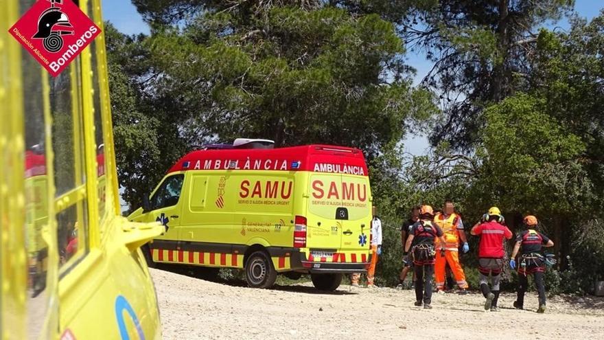 Rescatado un ciclista con una rotura tras sufrir una caída en Banyeres de Mariola