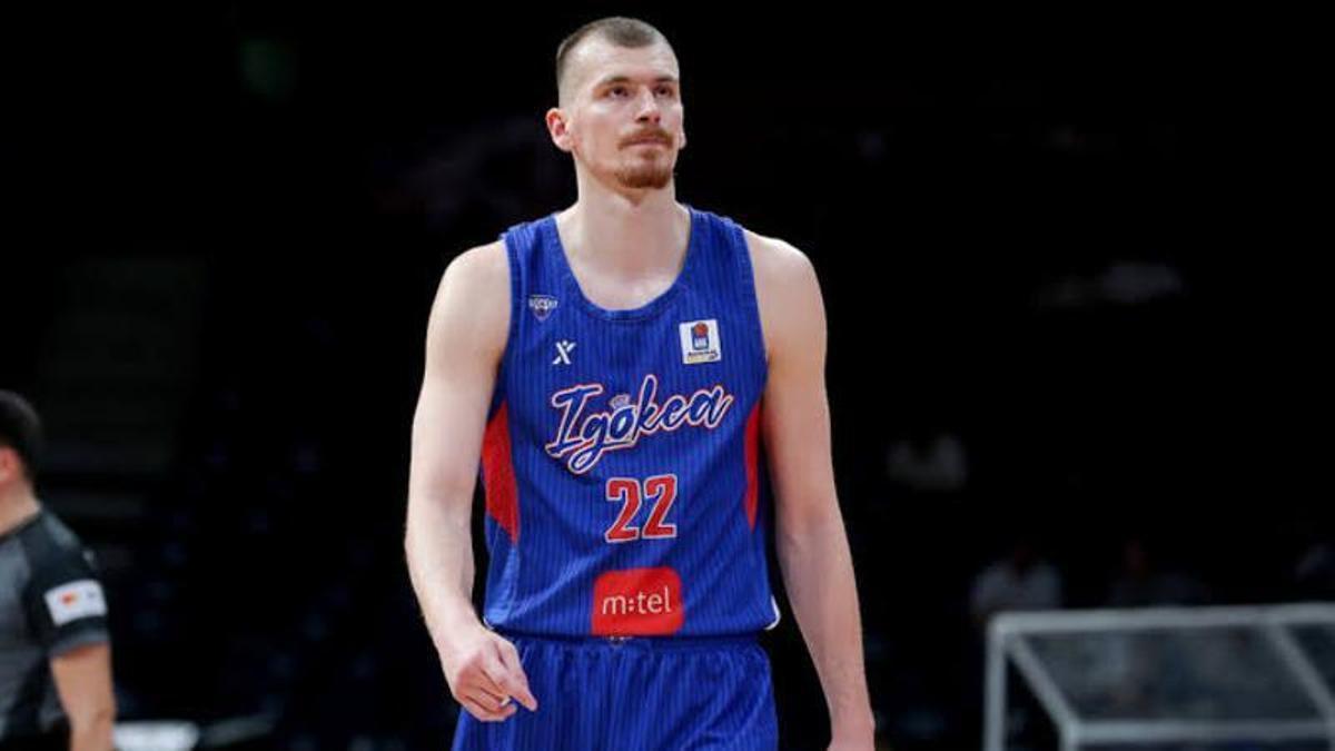 Borisa Simanic, durante un partido con el Igokea.