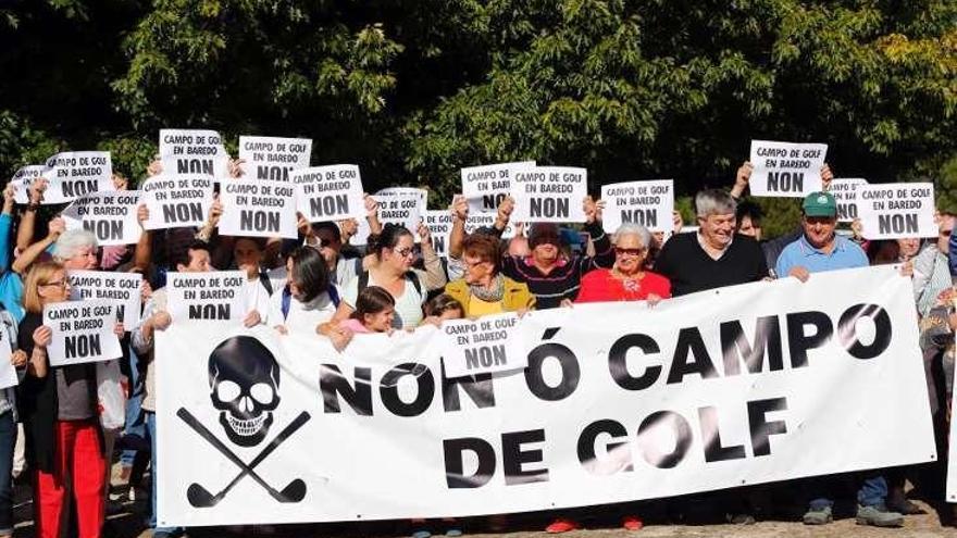 Un momento de la reciente protesta contra el proyecto. // J. Lores