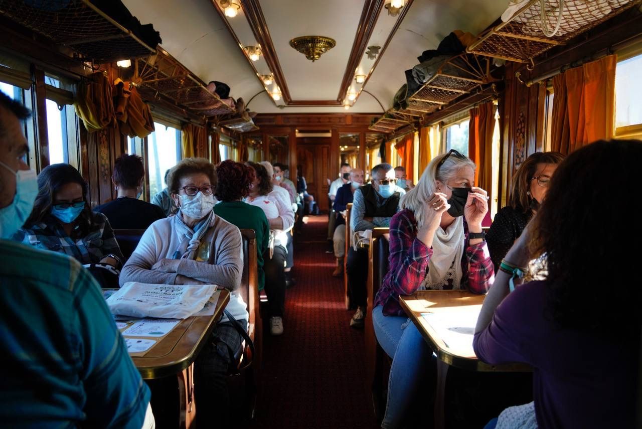 Así es el interior del tren histórico que recorrerá las dos Reservas de la Biosfera de Cáceres