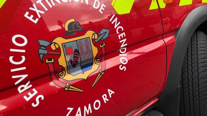 Una mujer, atendida por un incendio declarado en su casa de Zamora capital