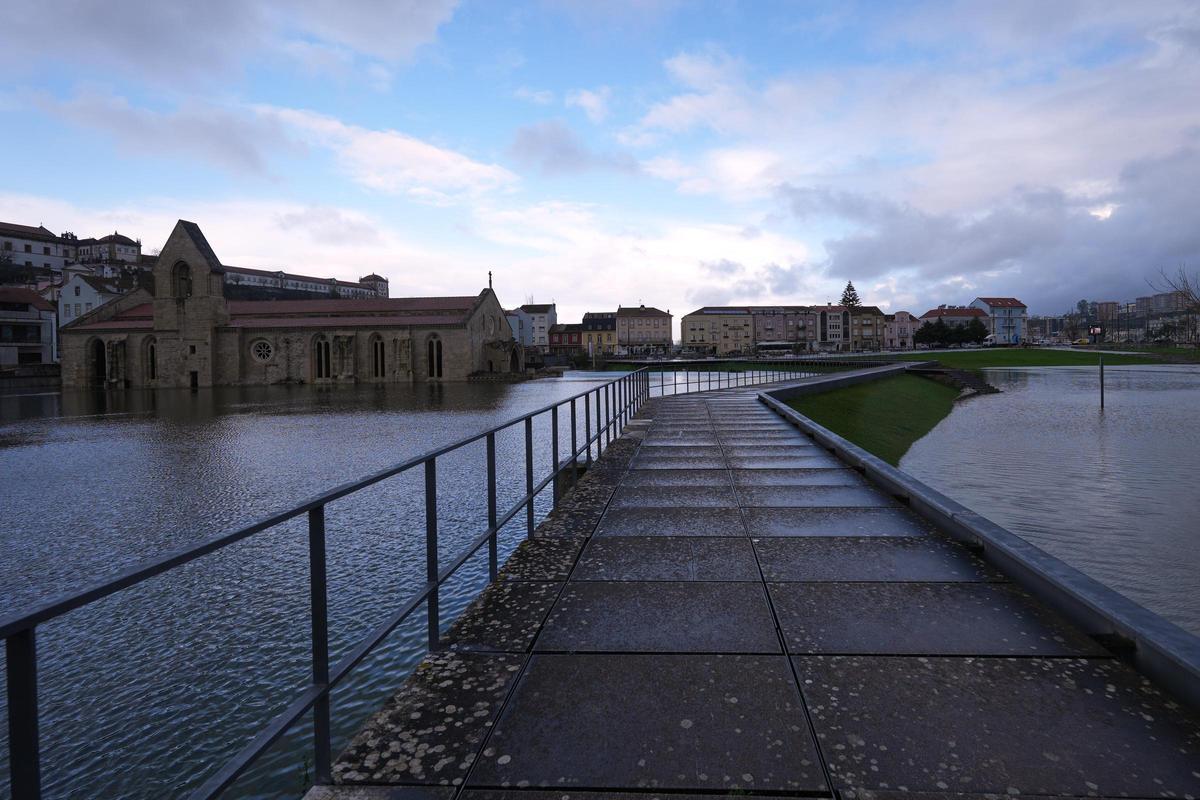 Portugal  prepara evacuar a miles de personas por riesgo de inundaciones graves